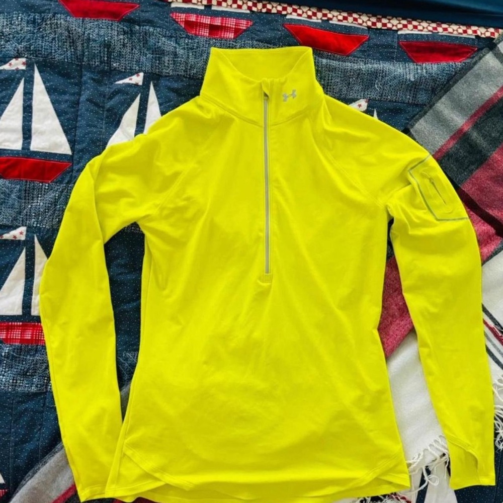 UA training half zip pull over